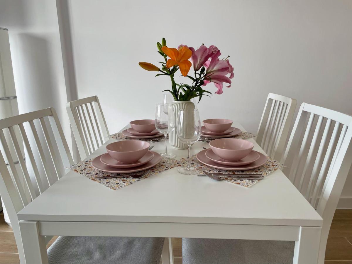 Malibu Park 2115 - Ocean View Apartment